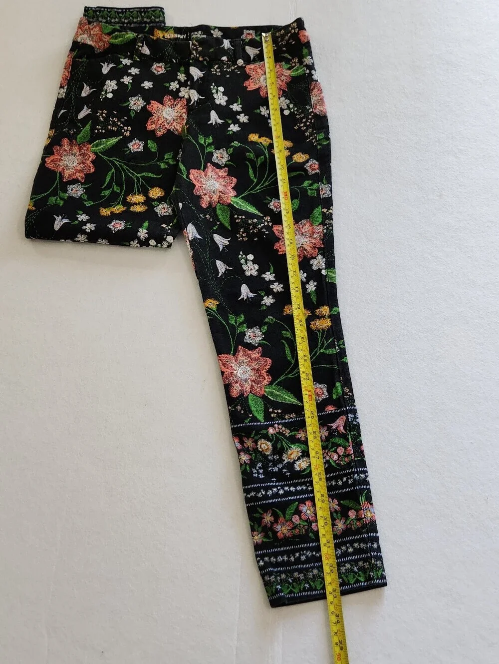Old Navy Black Floral Pixie Mid-Rise Pants Size 10 - Picture 4 of 8